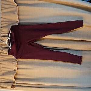 Yoga Fabletics pants, capri style size XL NWT